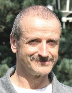 Andreas Bremer, 57 Jahre, Reprofotograf, Wahlbezirk Nr. 62, Bommern Ost Andreas Bremer, 57 Jahre, Reprofotograf, Wahlbezirk Nr. 62, Bommern Ost