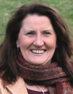 Melitta Riemann, 54 Jahre, Bürokauffrau, Wahlbezirk Nr. 14, Krone/Crengeldanz Melitta Riemann, 54 Jahre, Bürokauffrau, Wahlbezirk Nr. 14, Krone/Crengeldanz
