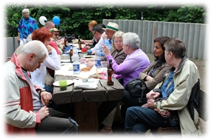 Das traditionelle Sommerfest von AUF Witten ist eine hervorragende Möglichkeit, das Bündnis kennen zu lernen und einen entspannten Nachmittag zu verbringen.