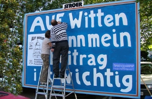 Getreu unserem Motto "Um uns selbst müssen wir uns selber kümmern" gestalteten wir unsere Plakatwände im Kommunalwahlkampf selbst.