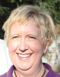 Diana Vöhringer, Mitglied im Vorstand von AUF Witten, unterstützt die DEW Kollegen in ihrem Kampf gegen Lohnkürzungen und Entlassungen