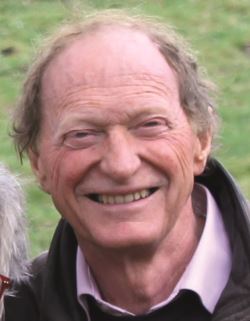 Romeo Frey stellt die Frage, wie schädlich die Produktion von HP Pelzer Chemie ist angesichts zahlreicher ungeklärter Todesfäller ehemaliger Chemiearbeiter Romeo Frey stellt die Frage, wie schädlich die Produktion von HP Pelzer Chemie ist angesichts zahlreicher ungeklärter Todesfäller ehemaliger Chemiearbeiter