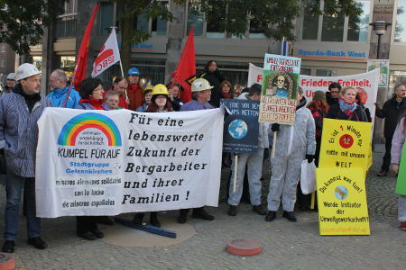 Für eine lebenswerte Zukunft der Bergarbeiter und ihrer Familien! Für eine lebenswerte Zukunft der Bergarbeiter und ihrer Familien!
