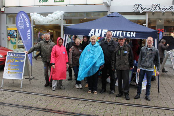 Das AUF-Team an einem Infostand