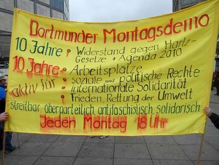 Auch in Dortmund wird seit über 10 Jahren jeden Montag gegen Hartz IV demonstriert. Auch in Dortmund wird seit über 10 Jahren jeden Montag gegen Hartz IV demonstriert.