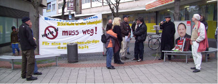 Die Wittener Montagsdemo als wöchentlicher Ansprechpartner für die soziale Protestbewegung - sie gibt Betroffenen Mut und Kraft Die Wittener Montagsdemo als wöchentlicher Ansprechpartner für die soziale Protestbewegung - sie gibt Betroffenen Mut und Kraft