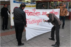 Vorbereitung einer Protestdemo für eine zügige Familienzusammenführung 2015