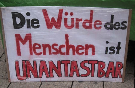 Artikel Eins Grundgesetz – und die Wirklichkeit?