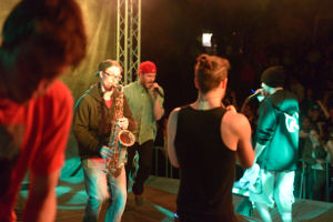 Irie Revoltés lässt den ganzen Waldgrund beben Irie Revoltés lässt den ganzen Waldgrund beben