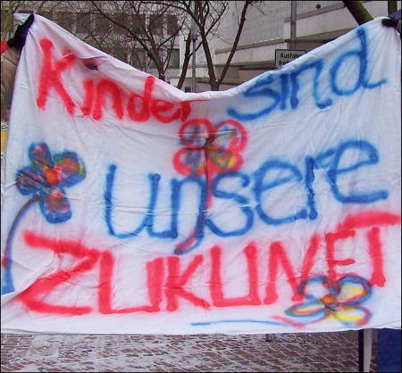 Bei unserer Aktion Kinderfreundliches Witten gestalteten Kinder unter anderem auch dieses Transparent.